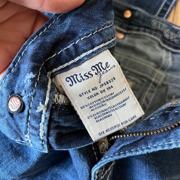 Miss Me Dark Wash Skinny Jeans Bling Pockets Fleur De Lis - 28 - Picture 5 of 13